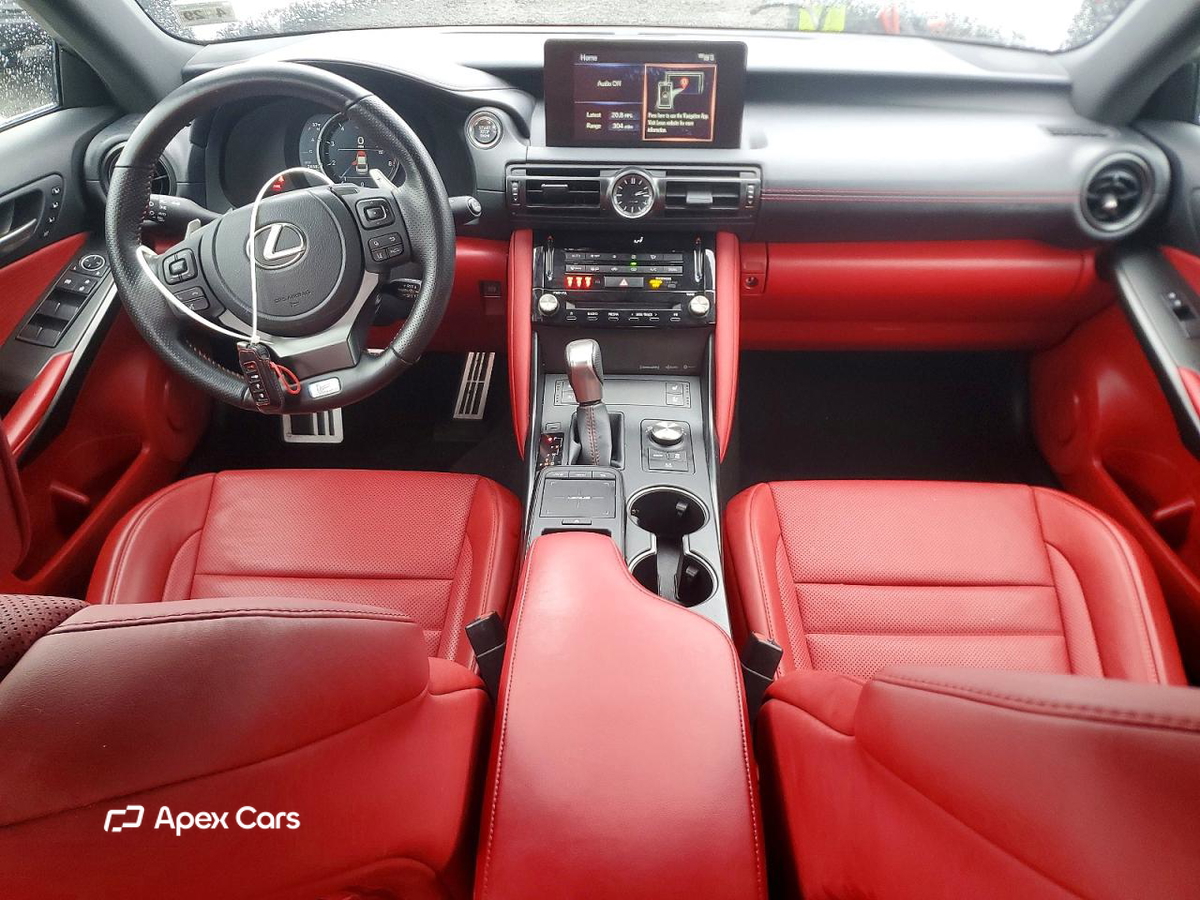 Lexus IS 2024