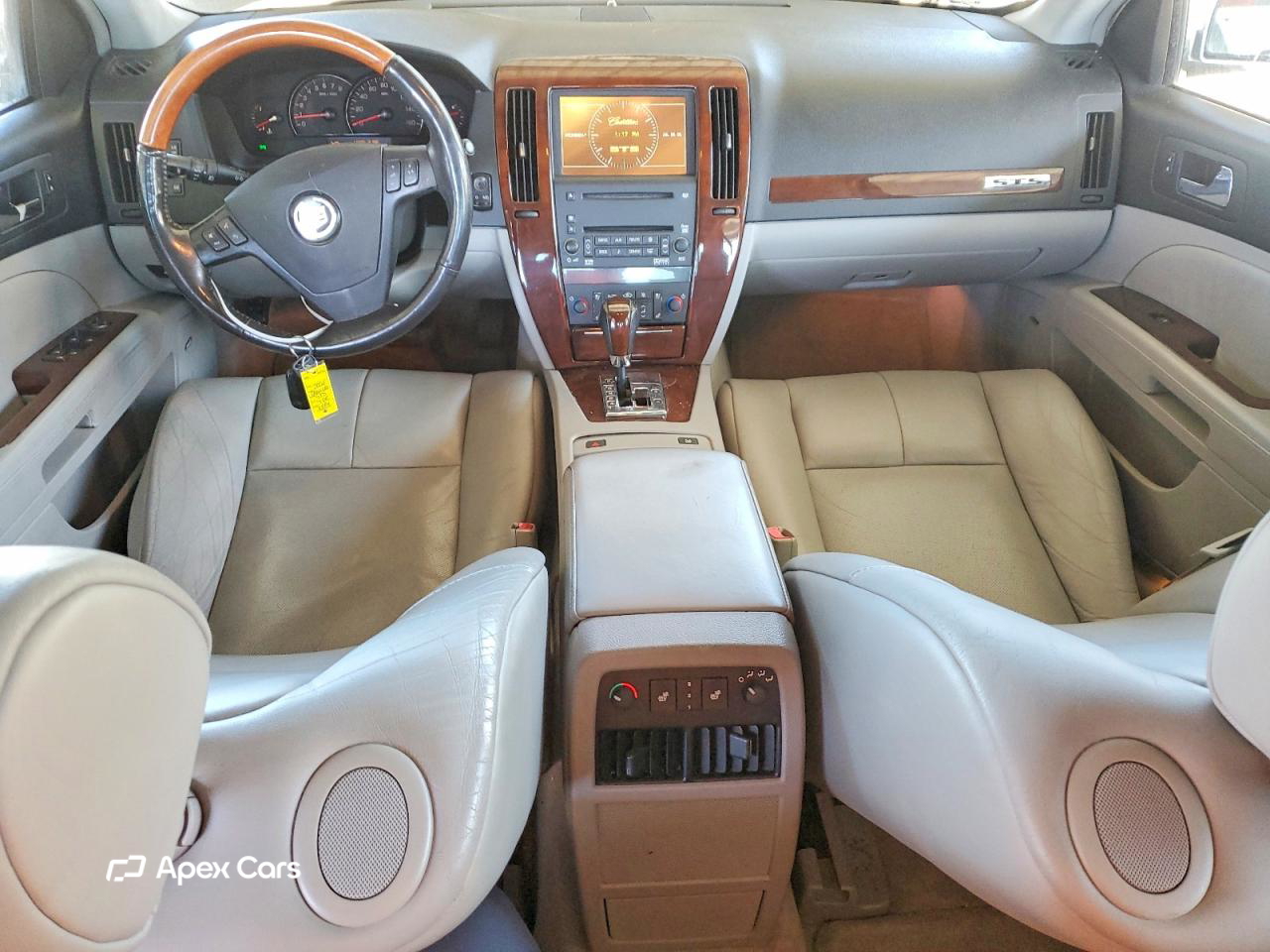 Cadillac STS 2005