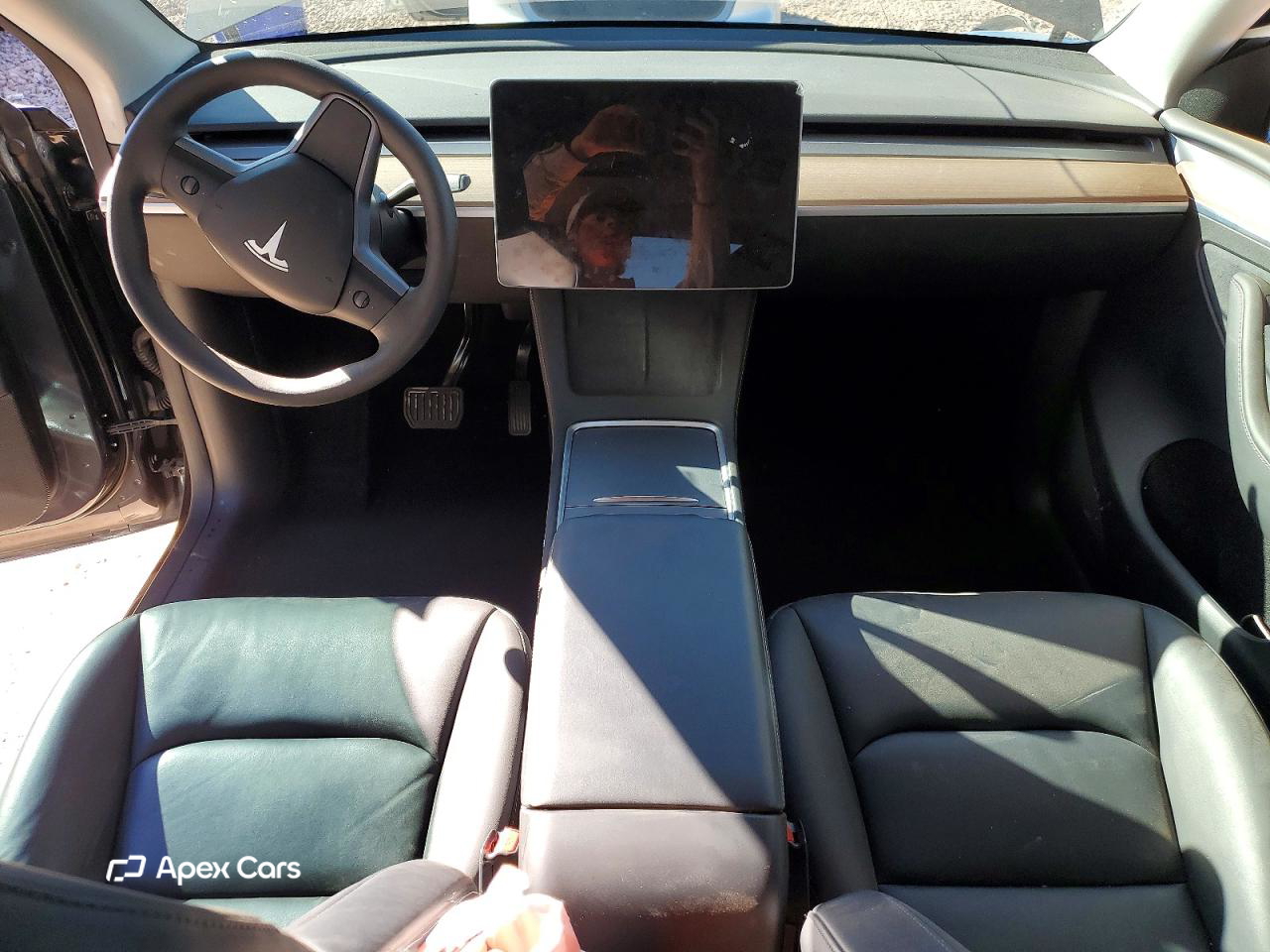 Tesla Model Y 2025