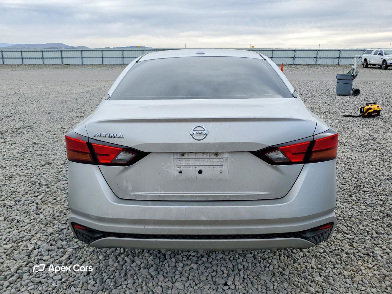 Nissan  2019
