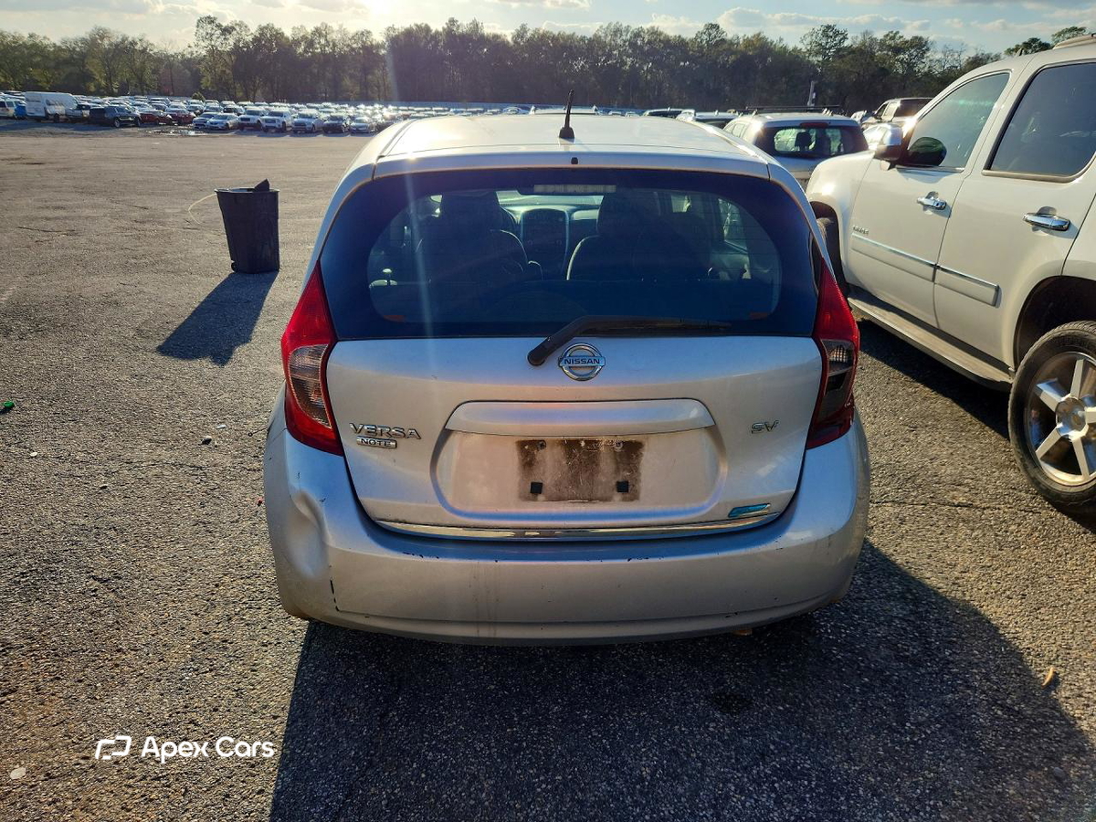 Nissan Versa 2015