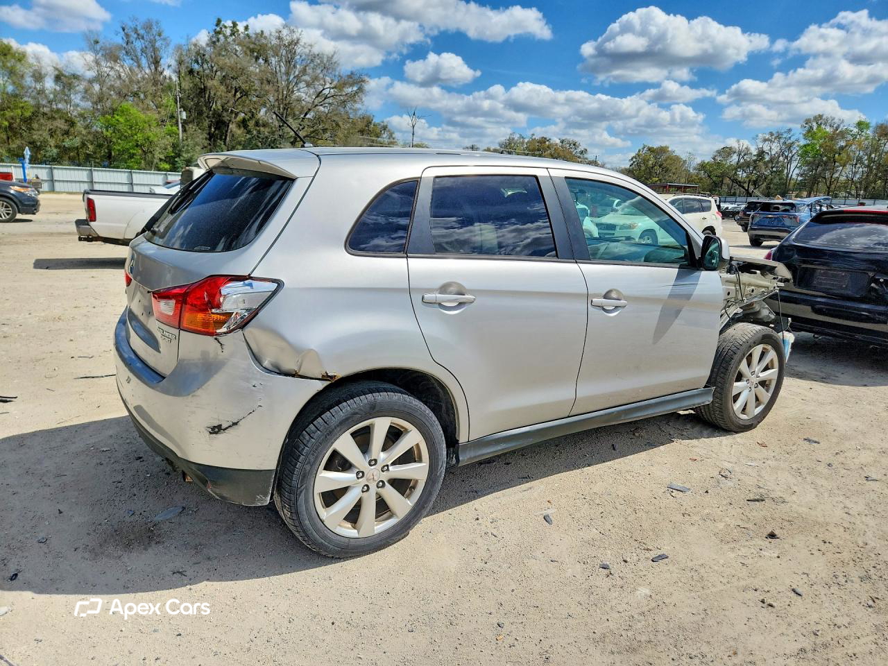 Mitsubishi Outlander 2015