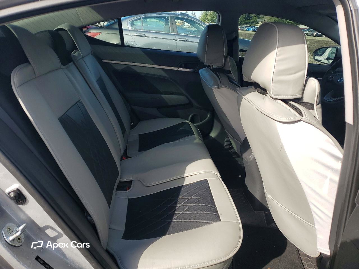 Hyundai Elantra 2020