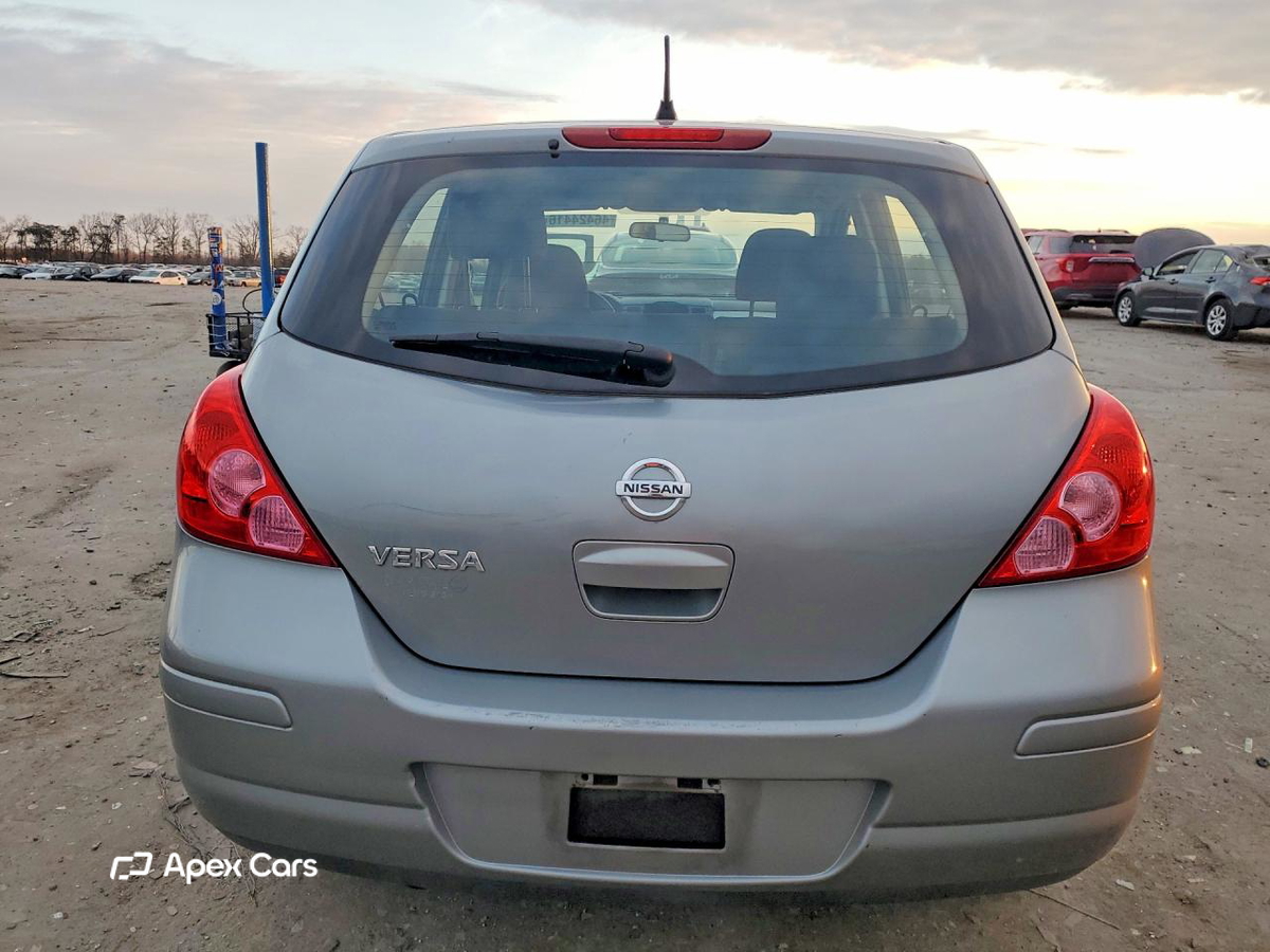 Nissan Versa 2011