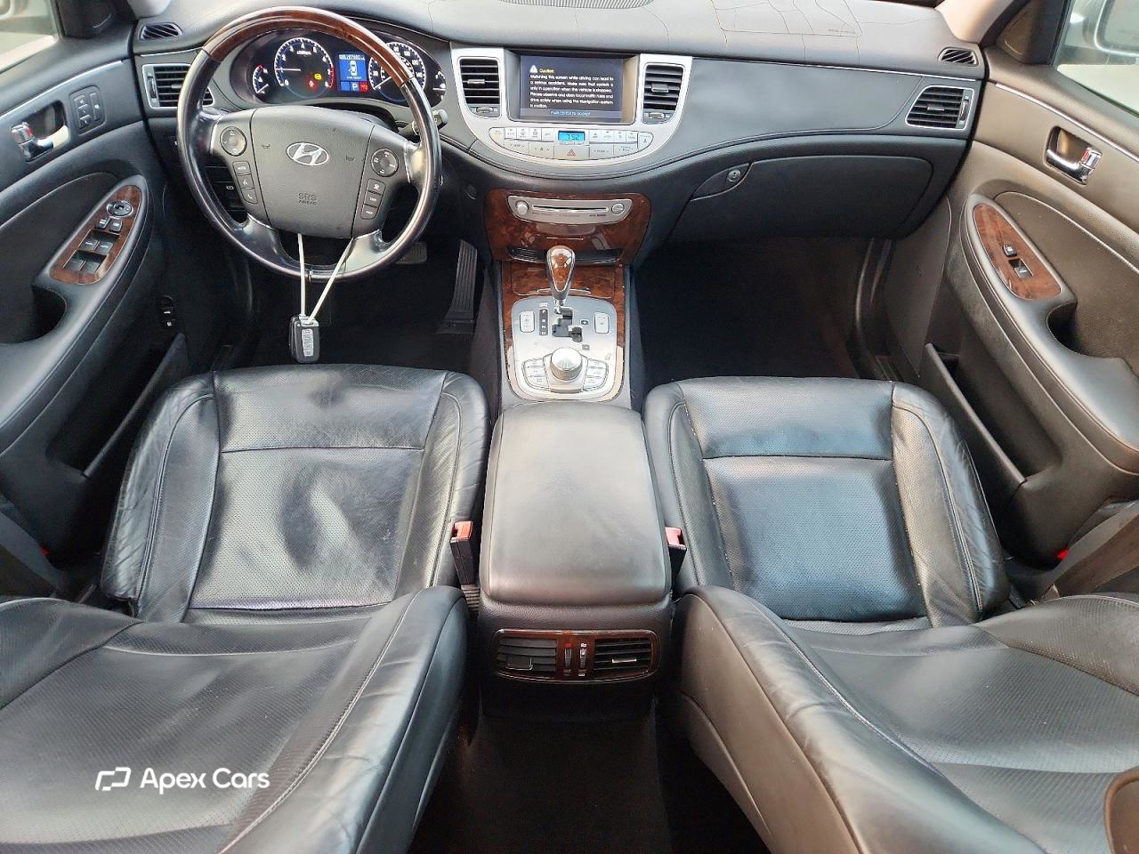 Hyundai Genesis 2010