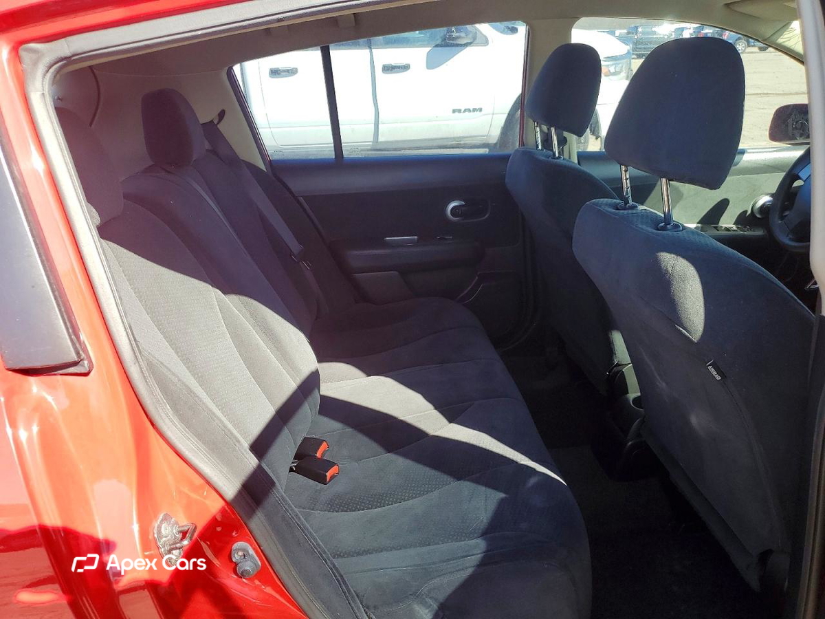 Nissan Versa 2011