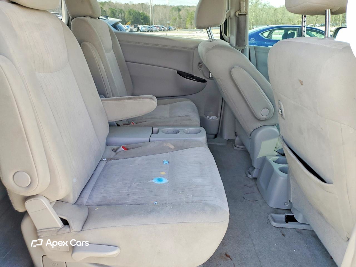 Nissan Quest 2012