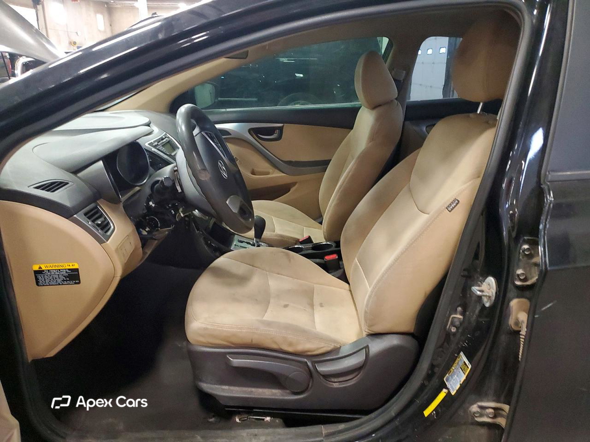 Hyundai Elantra 2012