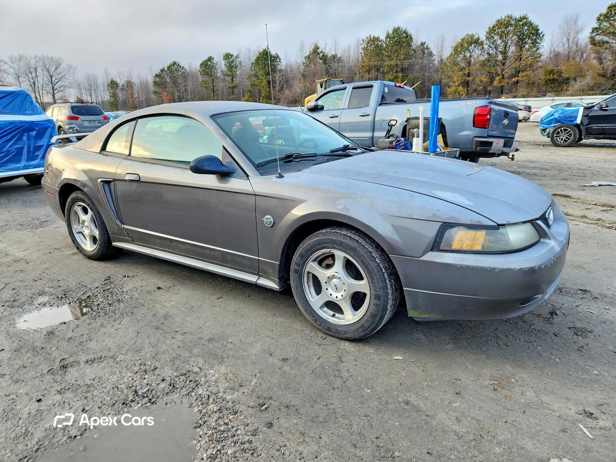 Ford Mustang 2004