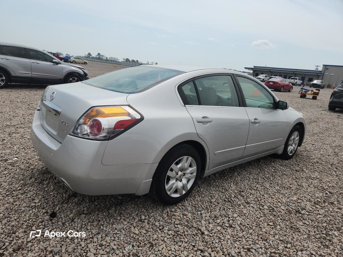 Nissan Altima 2012