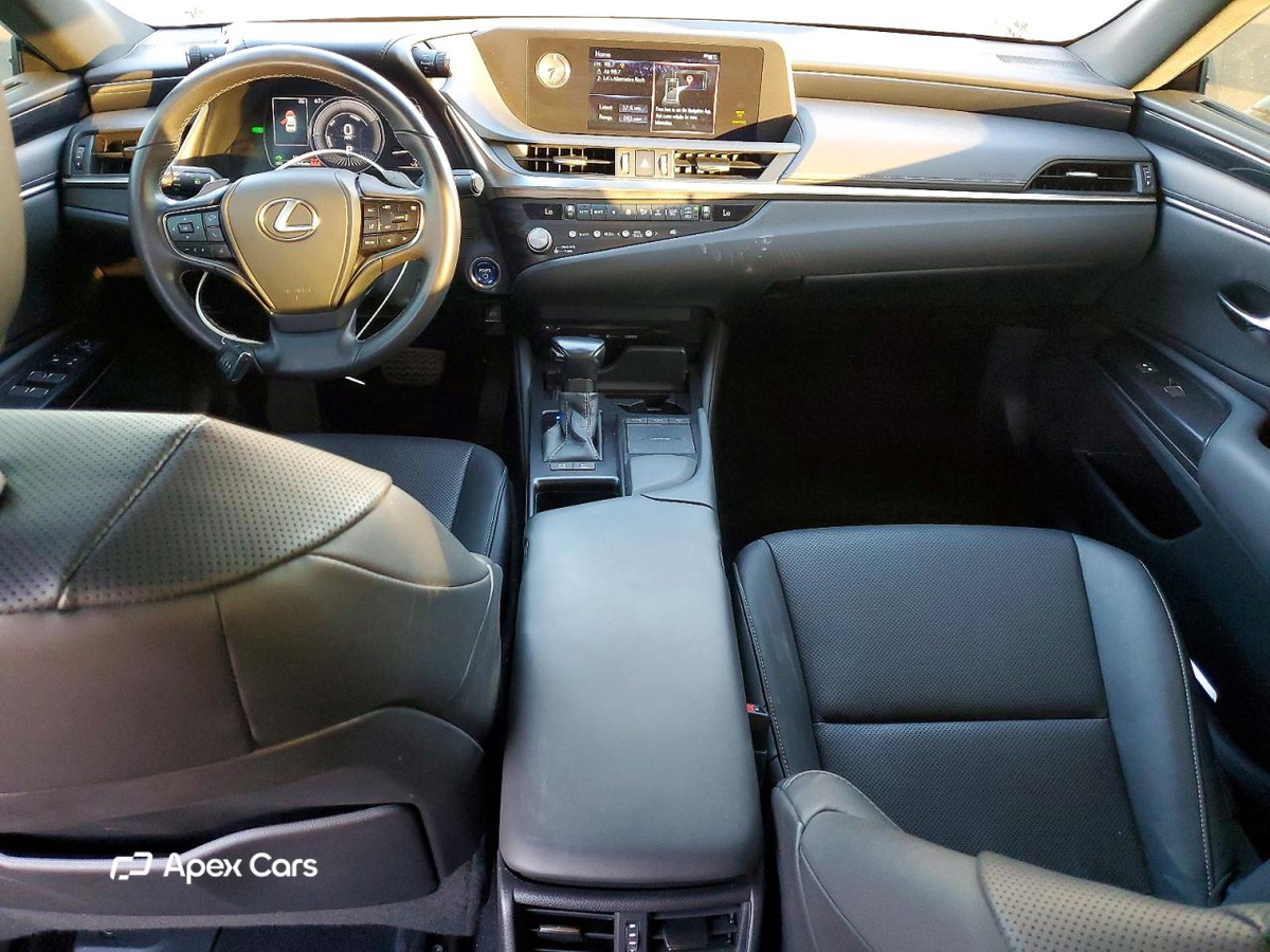 Lexus ES 2021