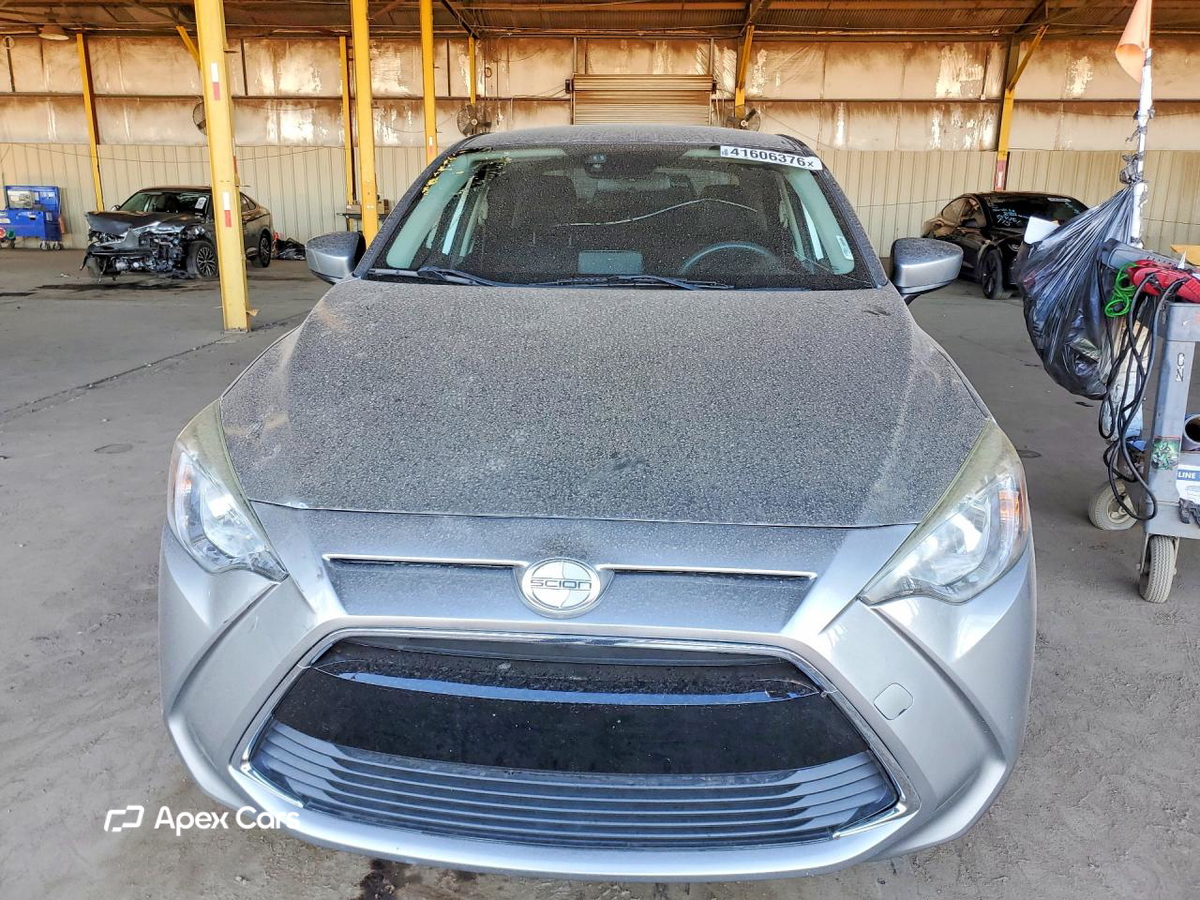 Scion iA 2016