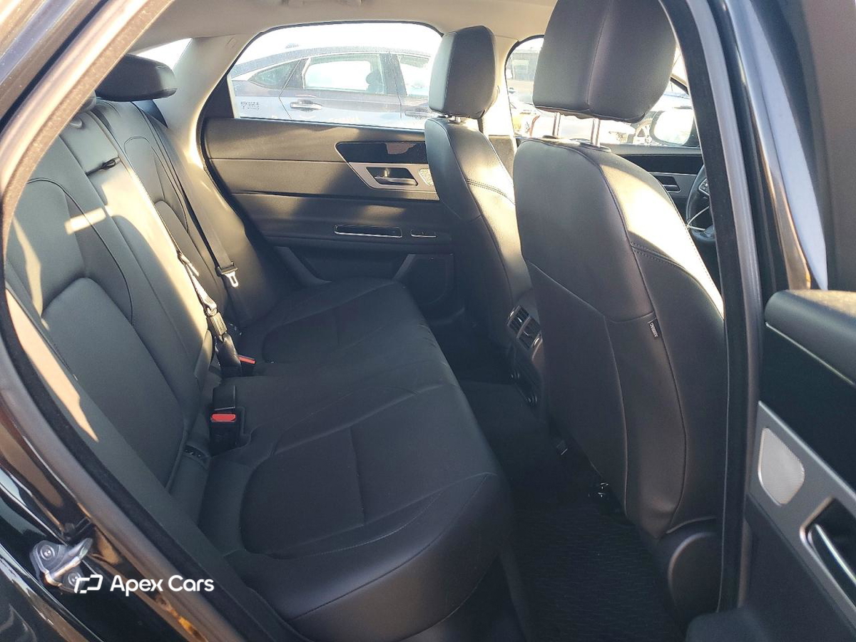 Jaguar XF 2016