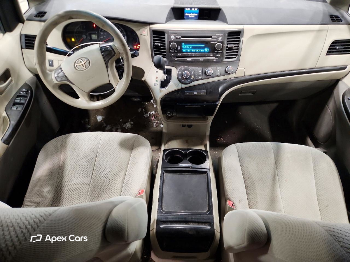 Toyota Sienna 2011