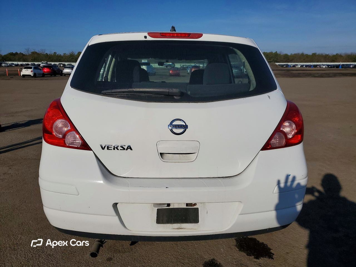 Nissan Versa 2011