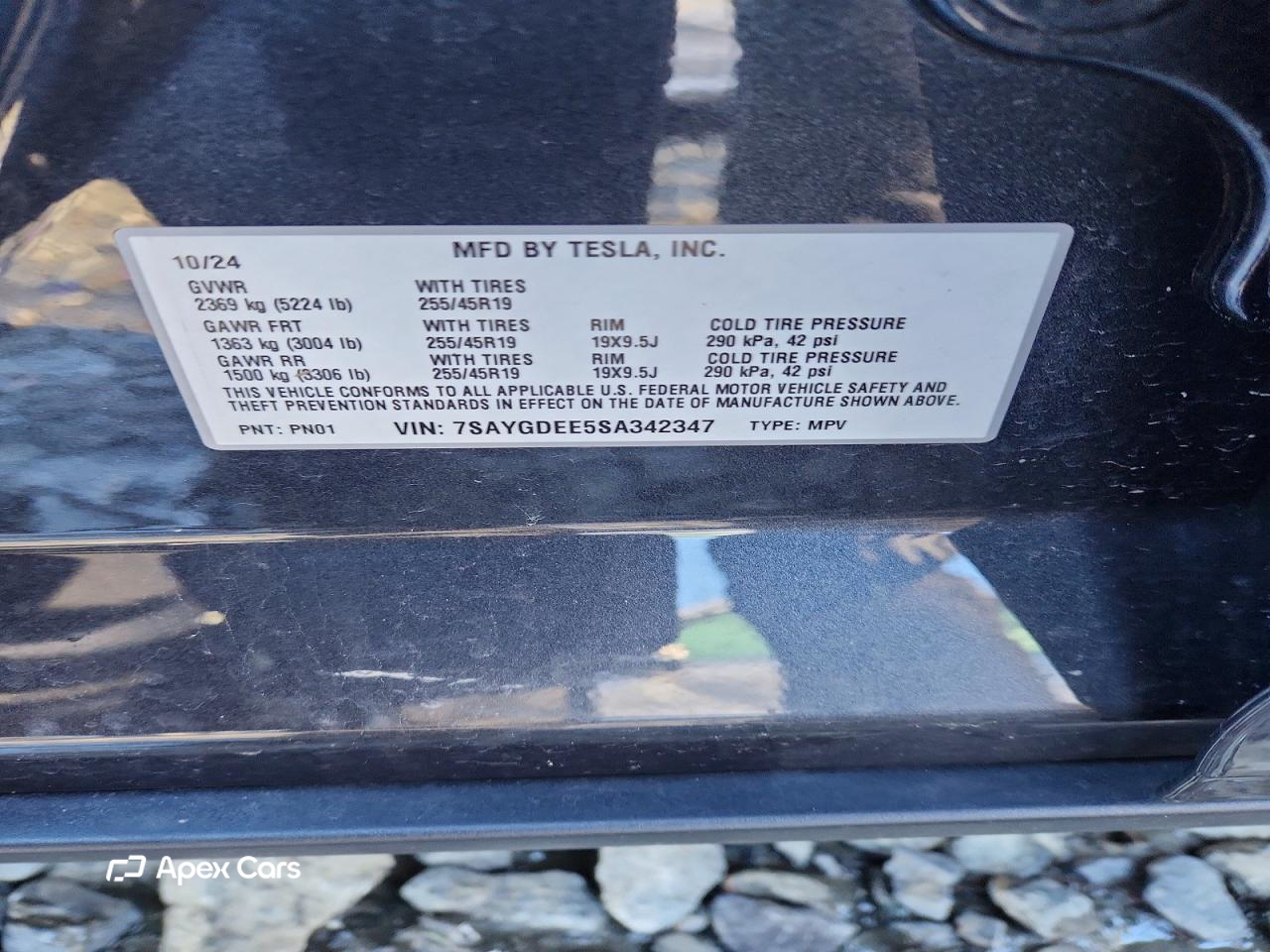 Tesla Model Y 2025