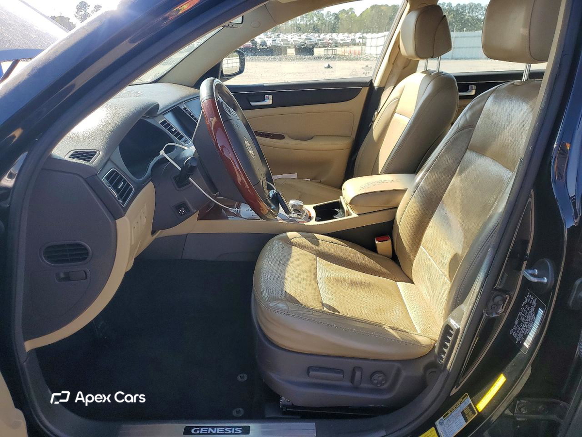 Hyundai Genesis 2012
