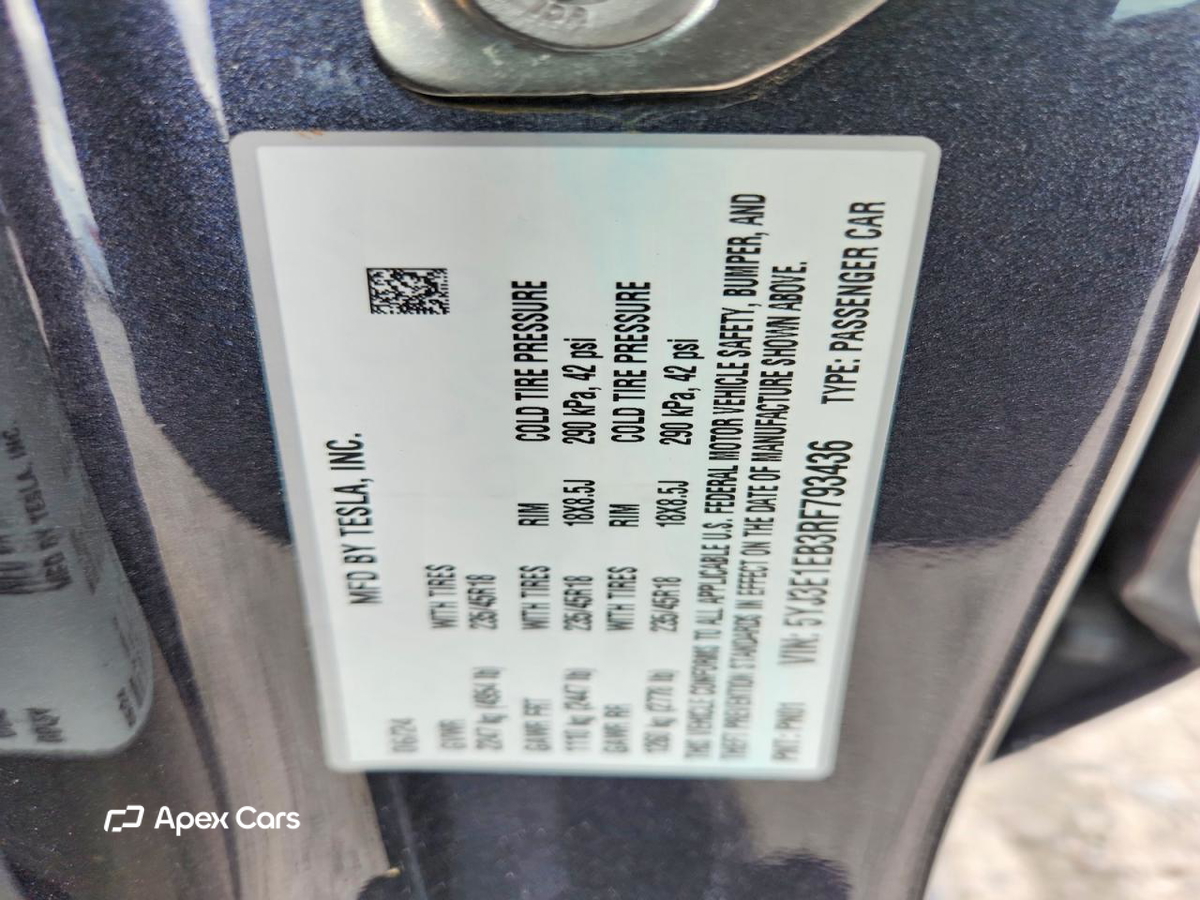 Tesla Model 3 2024