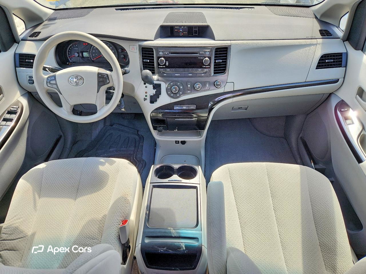 Toyota Sienna 2011