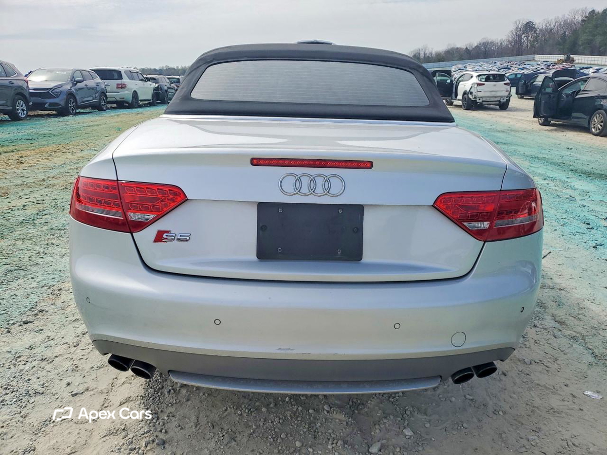 Audi RS5 2012
