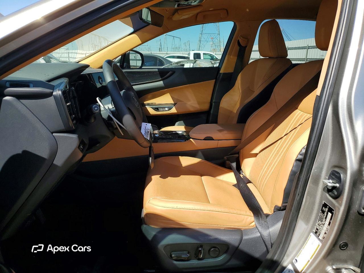 Lexus NX 2024
