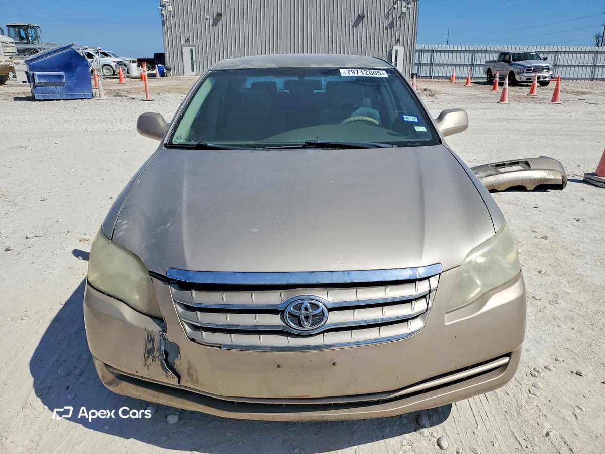 Toyota Avalon 2005