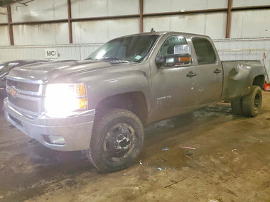 Chevrolet Silverado 2013 - Image 1 of 13