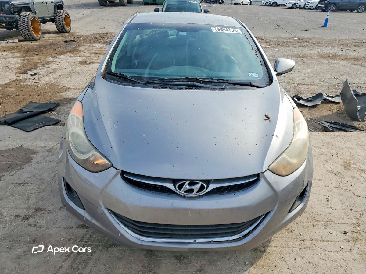 Hyundai Elantra 2012