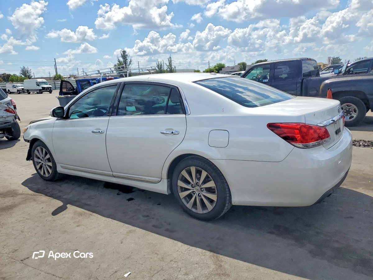 Toyota Avalon 2011