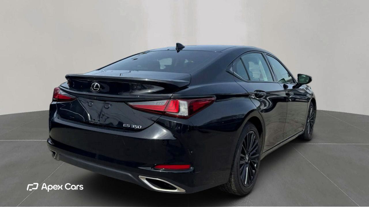 Lexus ES 2022