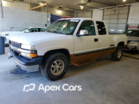 Chevrolet Silverado 2000 - Image 1 of 13