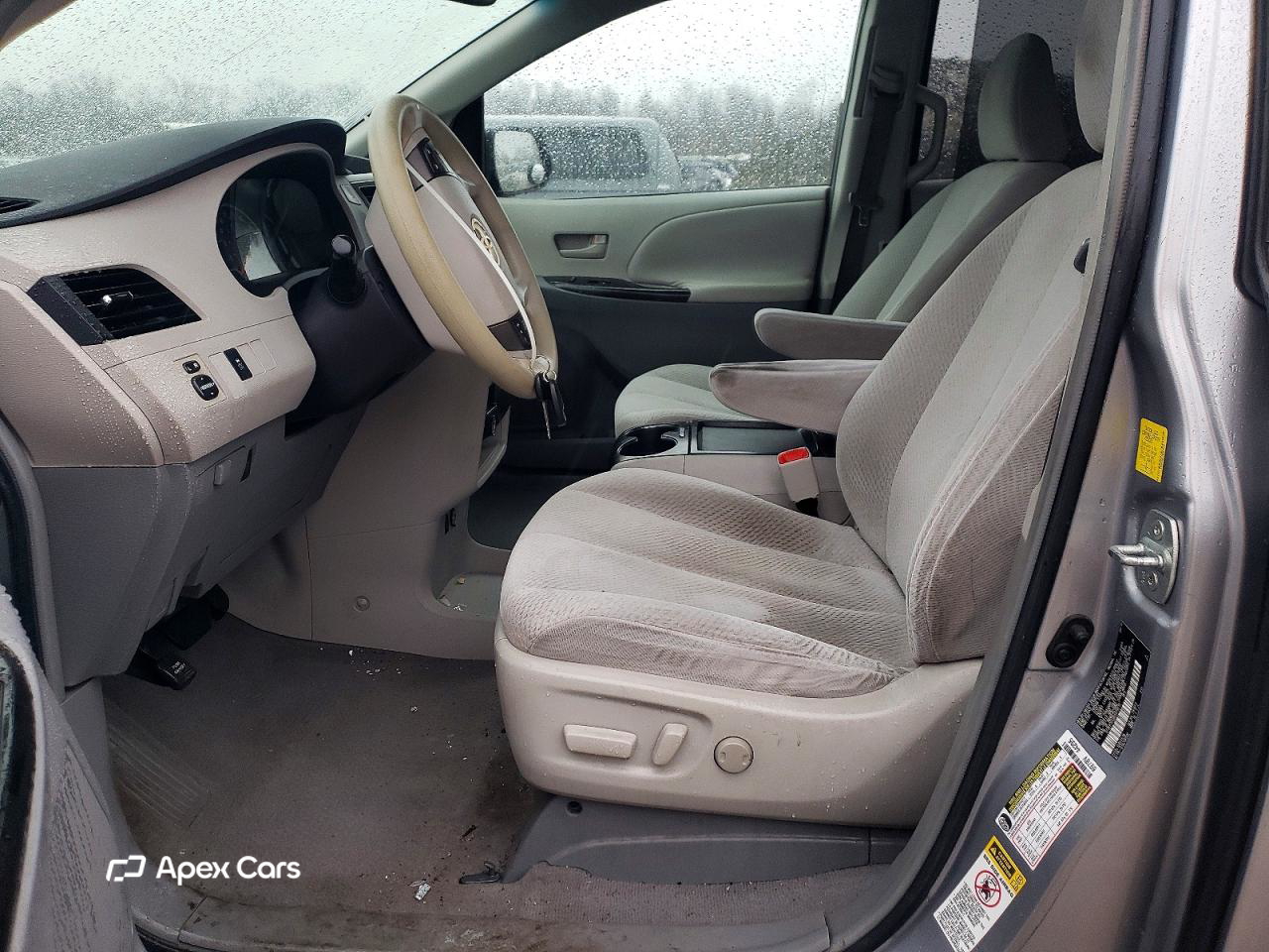 Toyota Sienna 2011