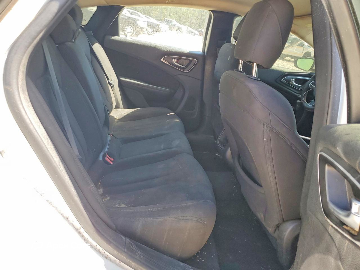 Chrysler 200 2015