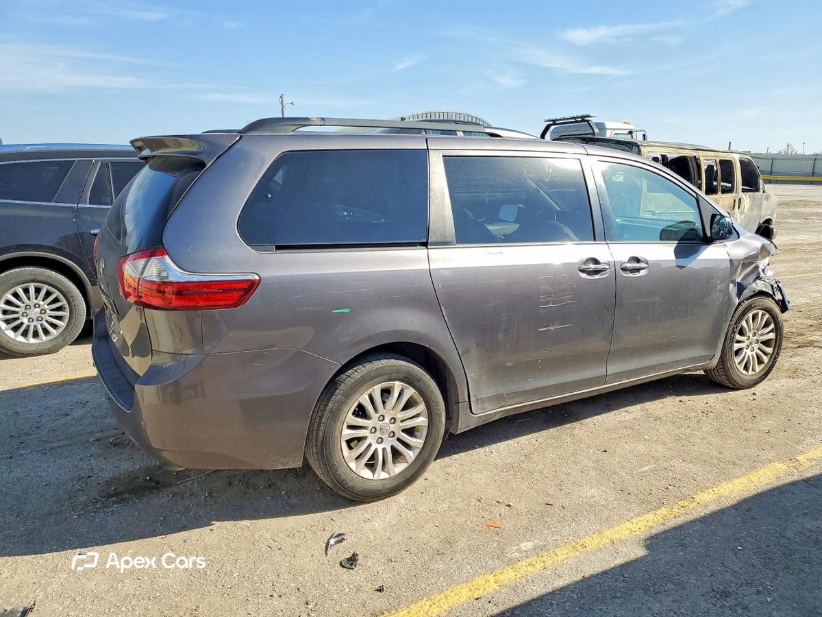 Toyota Sienna 2015