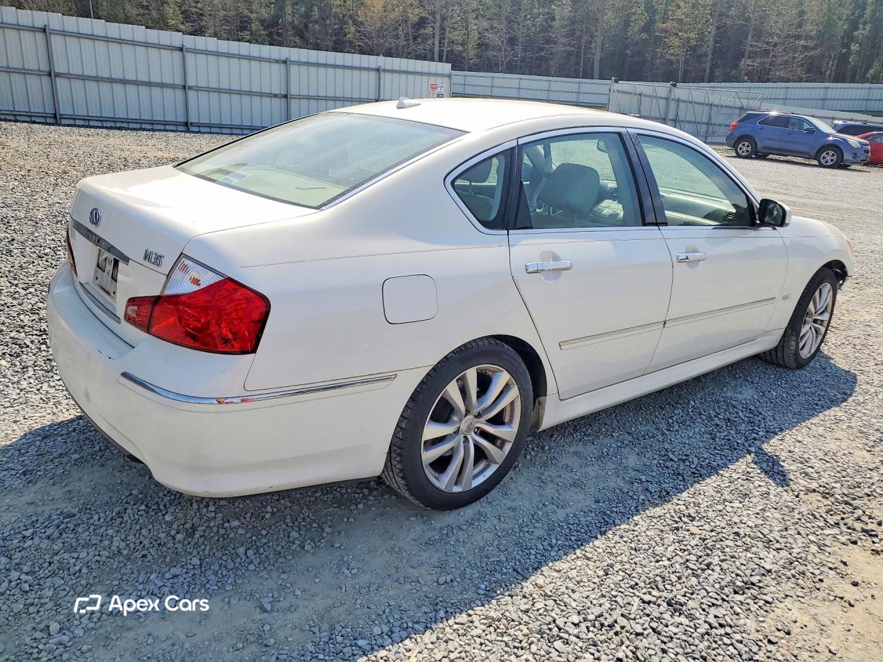 Infiniti M 2010