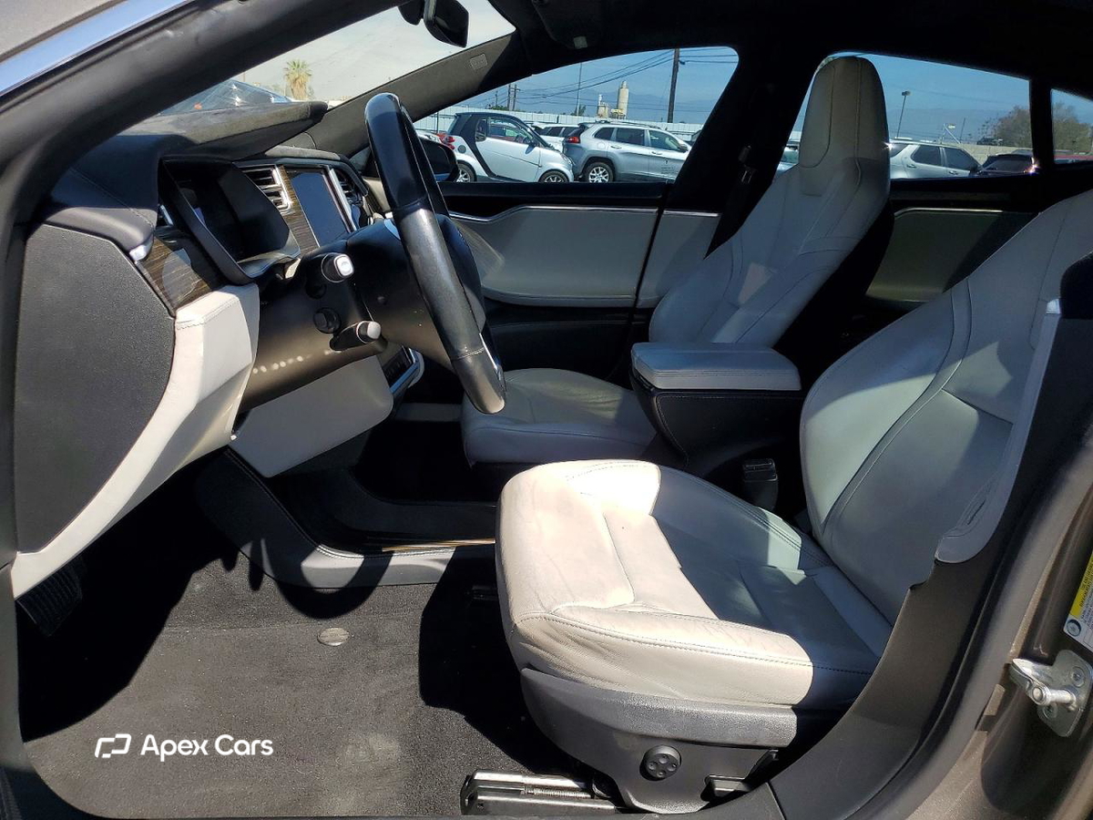 Tesla Model S 2016