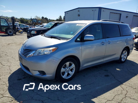 Toyota Sienna 2015 - Image 1 of 13