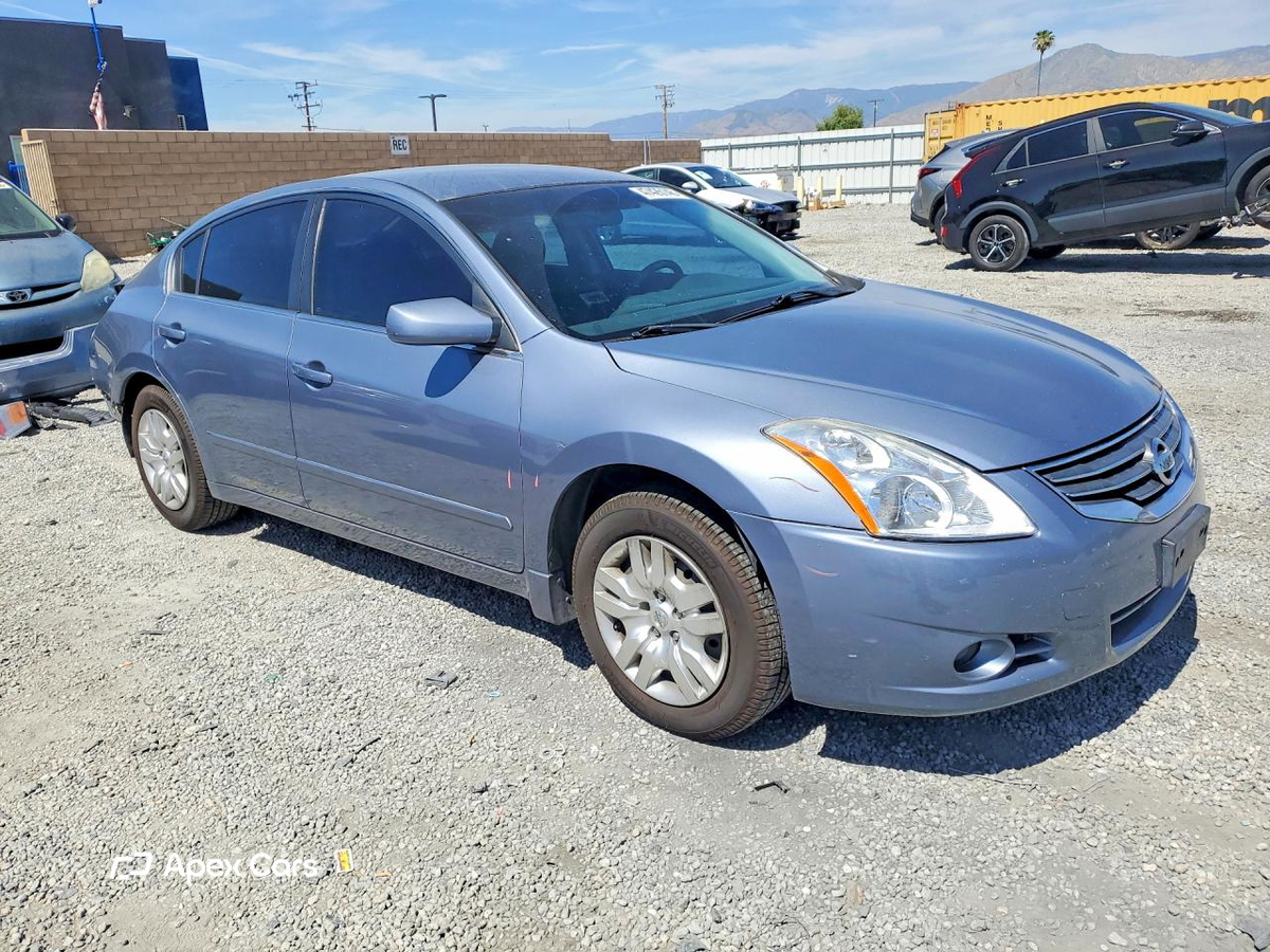 Nissan Altima 2012