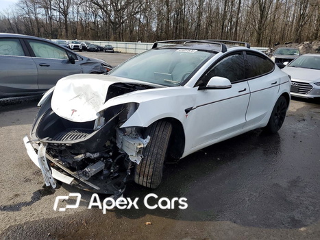 Tesla Model 3 2021 - Image 1 of 13