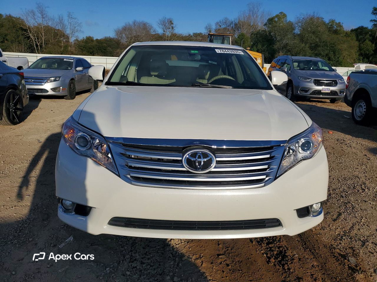 Toyota Avalon 2011