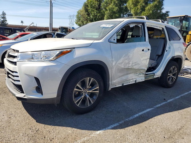 Toyota Highlander 2018 - Image 1 of 14