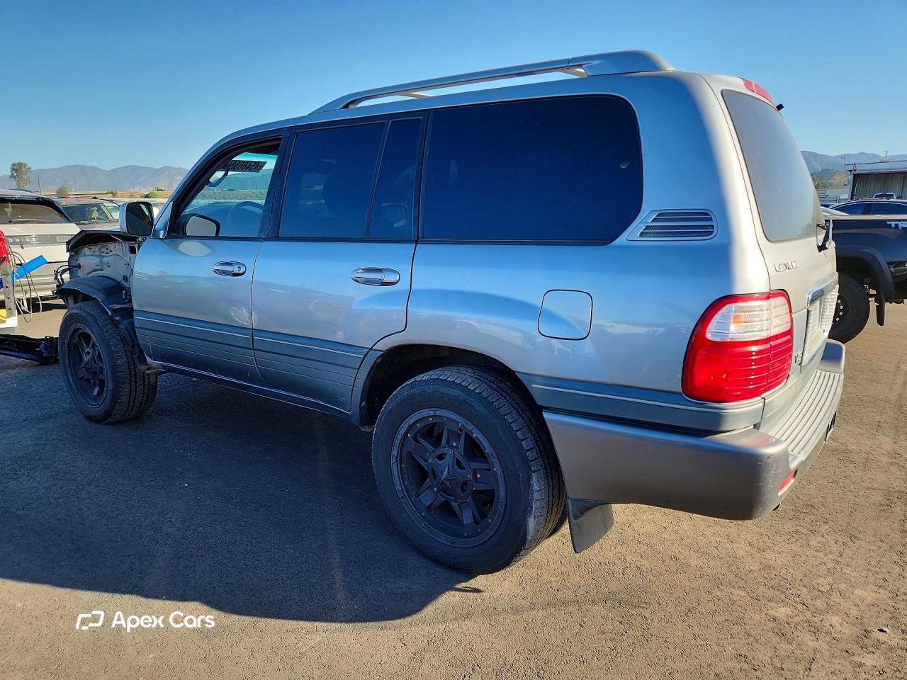 Lexus LX 2005