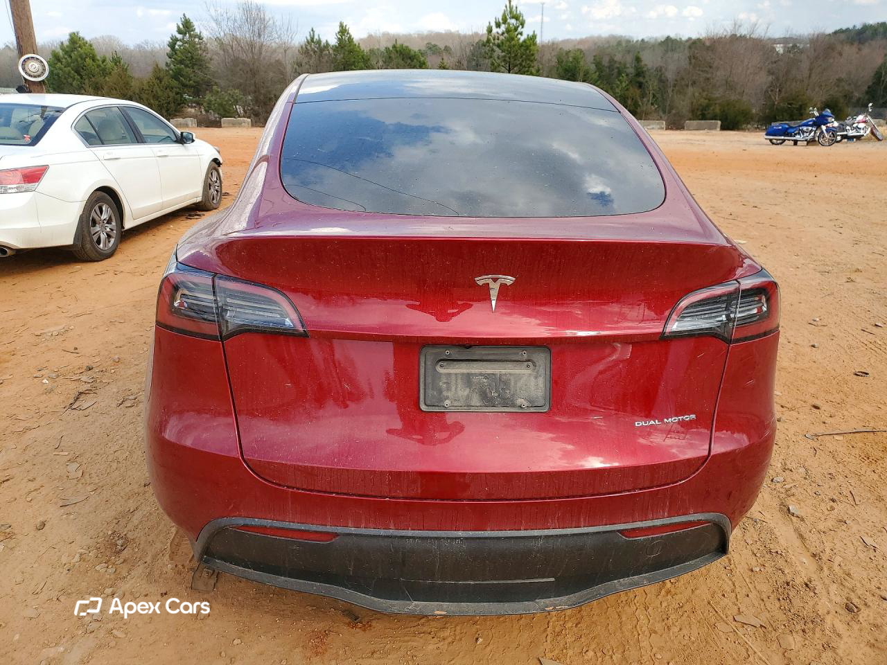 Tesla Model Y 2024