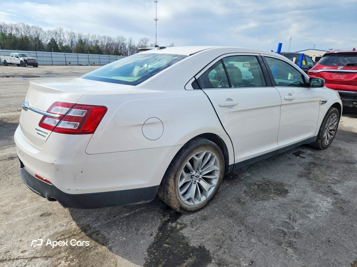Ford Taurus 2016