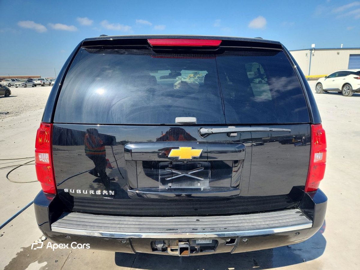 Chevrolet Suburban 2013