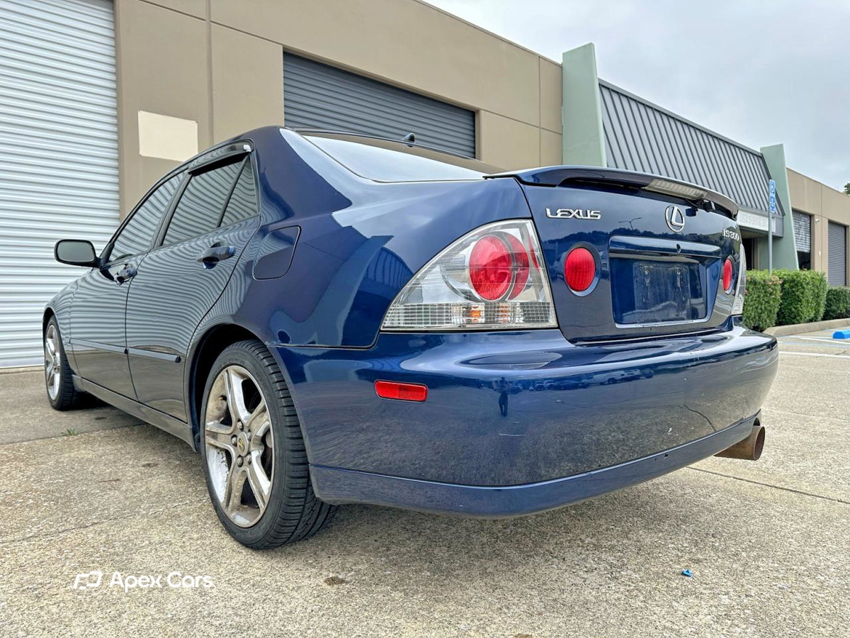 Lexus IS 2004