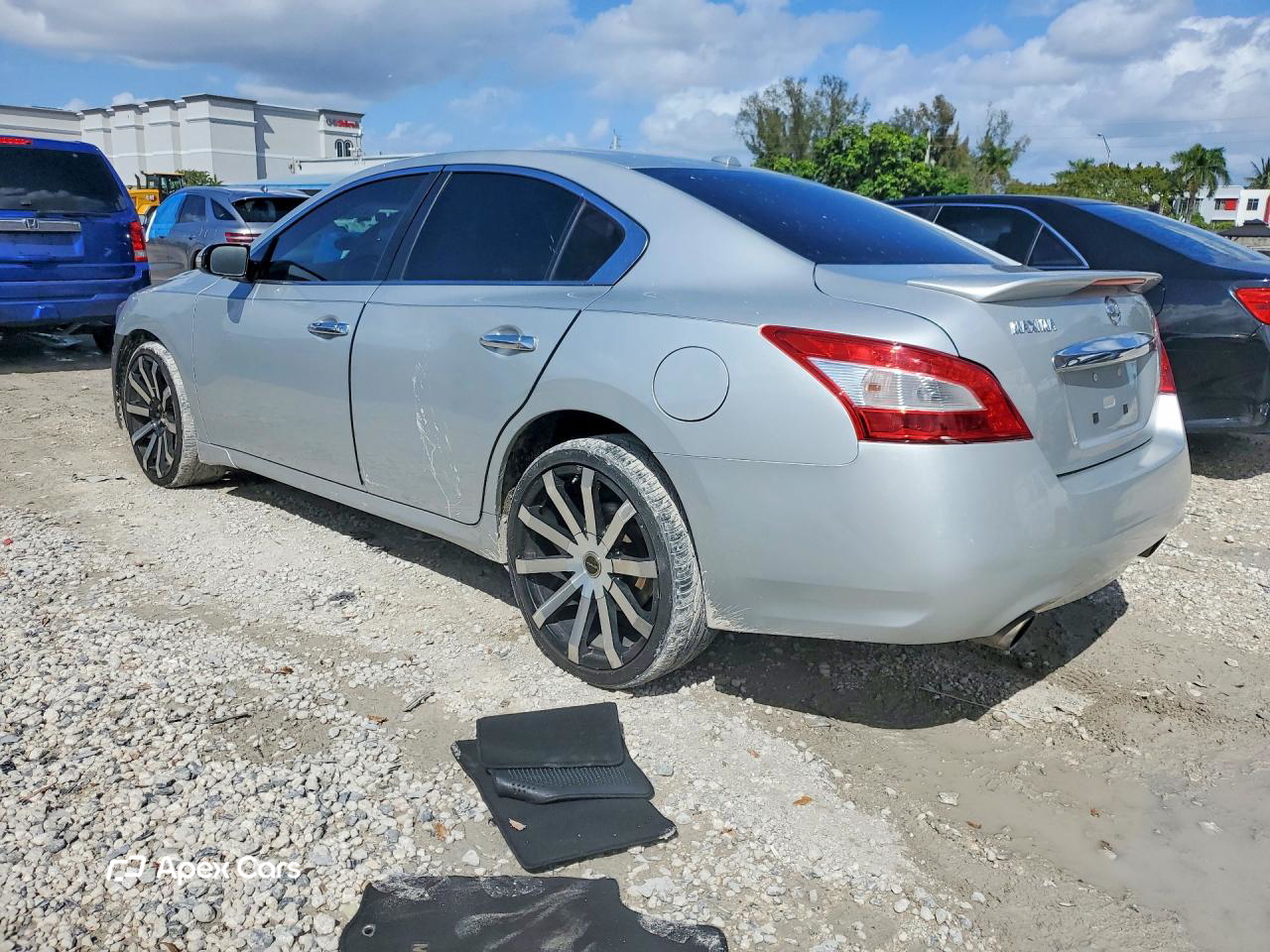 Nissan Maxima 2011