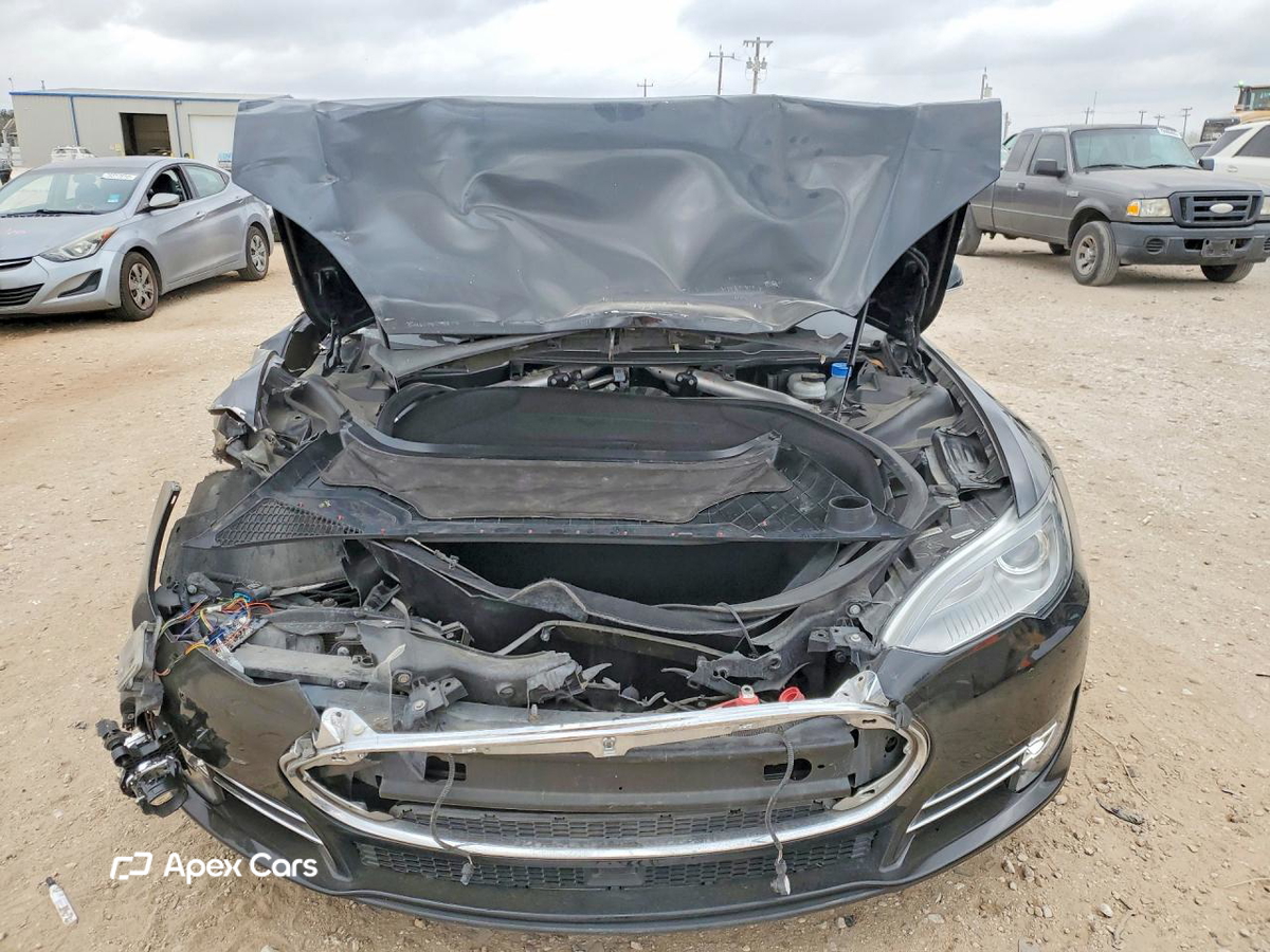 Tesla Model S 2014