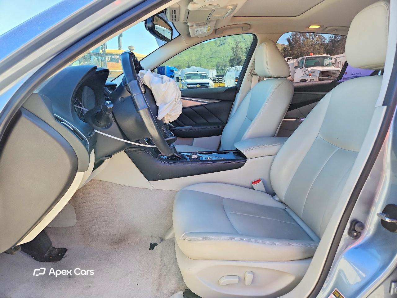 Infiniti Q50 2015