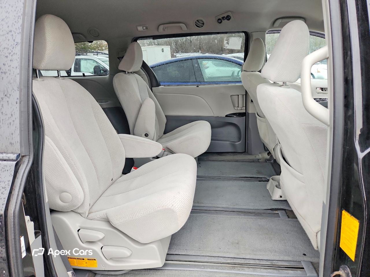 Toyota Sienna 2012